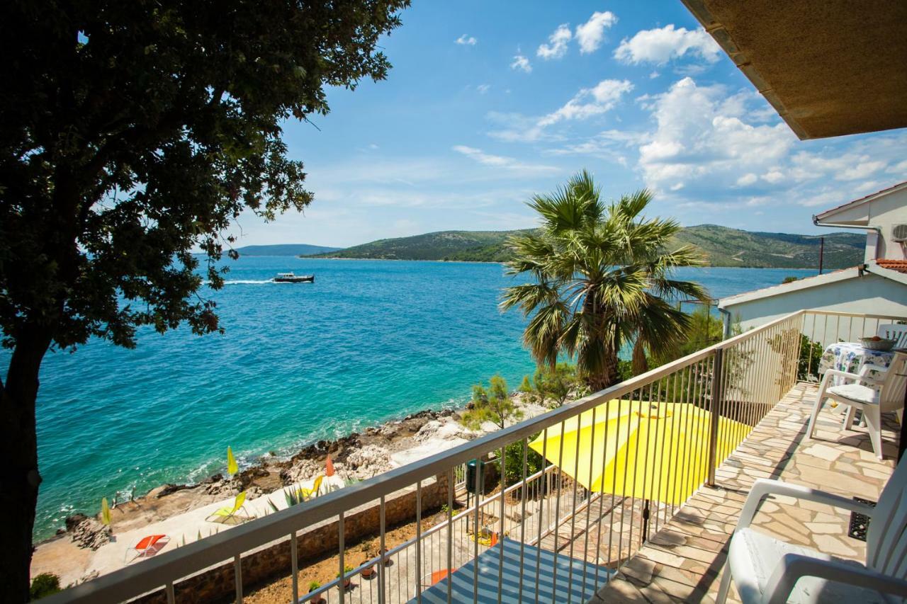 Villa Amarela Seget Vranjica Exterior photo
